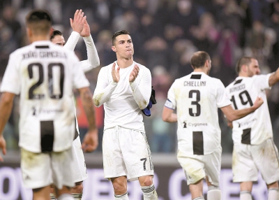 谁是湖人输球罪人？詹皇正负值-33，名嘴批东契奇：糟糕防守始于他（湖人输球谁背锅？詹姆斯正负值-33，名嘴怒喷东契奇：防守崩盘从他开始）